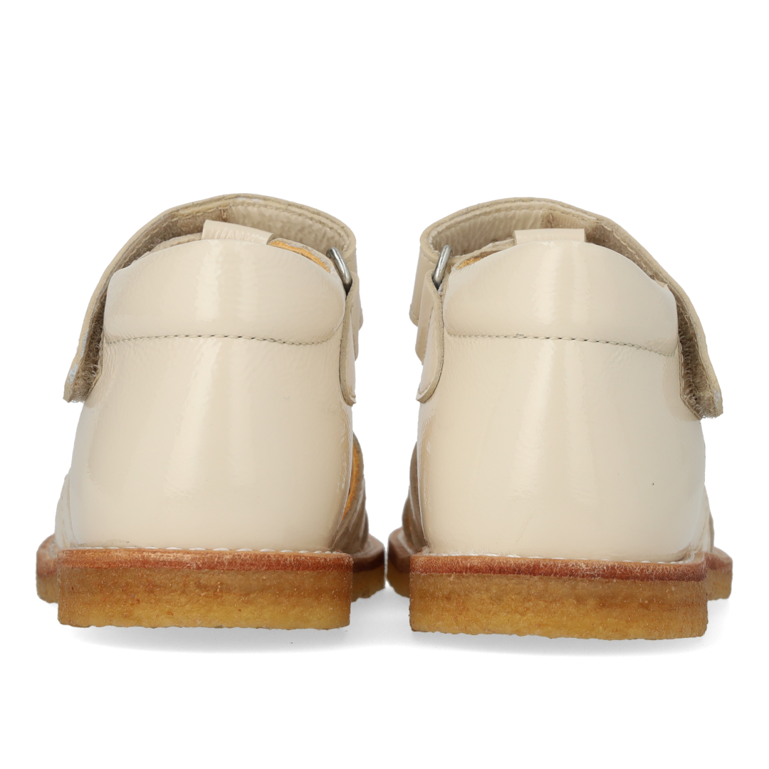 Toddler heart sandal with velcro closure