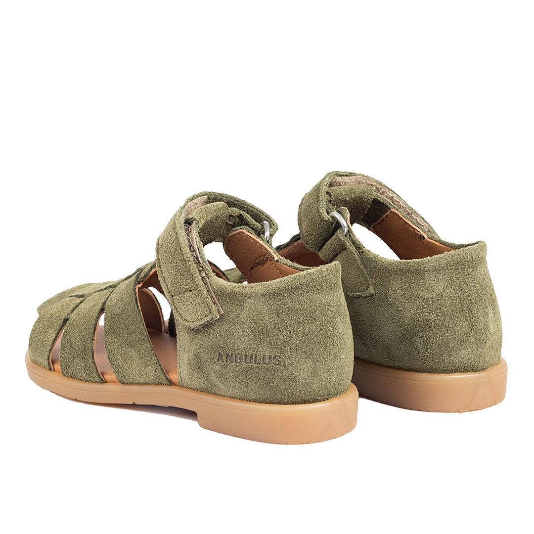 Toddler sandal with open toe and Velcro closure