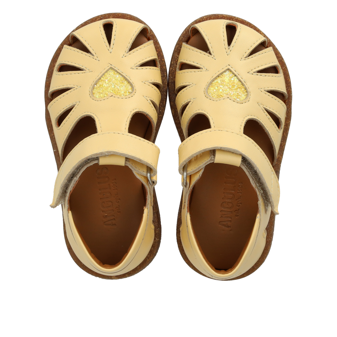 Toddler sandal with sparkling glitter heart