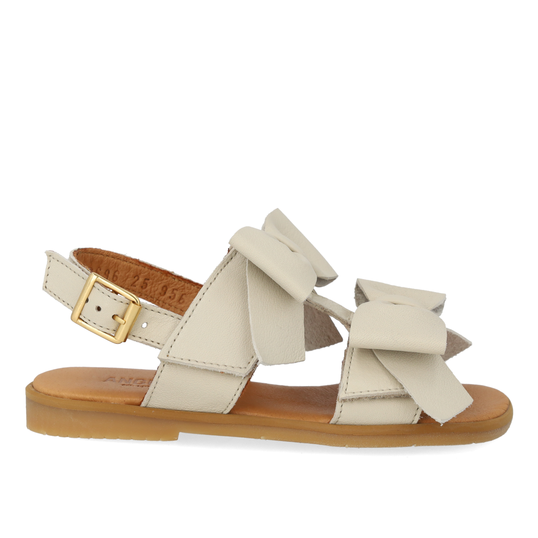 Sandal with open toe and double velcro
