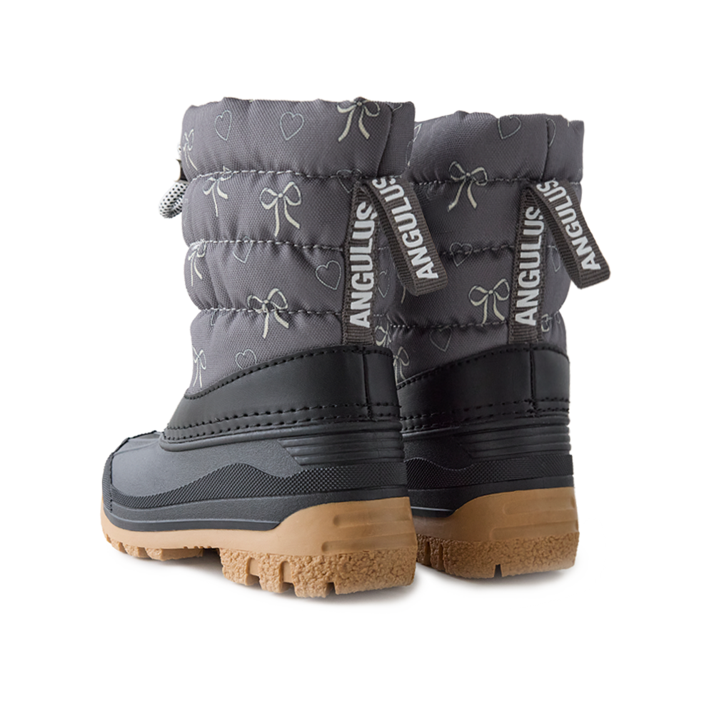 Thermal boot with wool lining