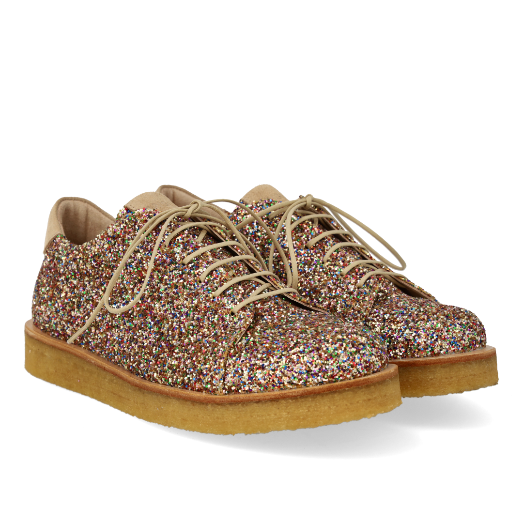 Sneaker with glitter on platform sole
