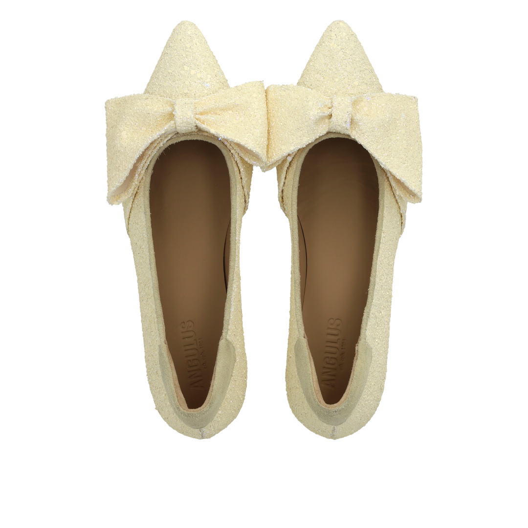 Bow pump in sparkling glitter