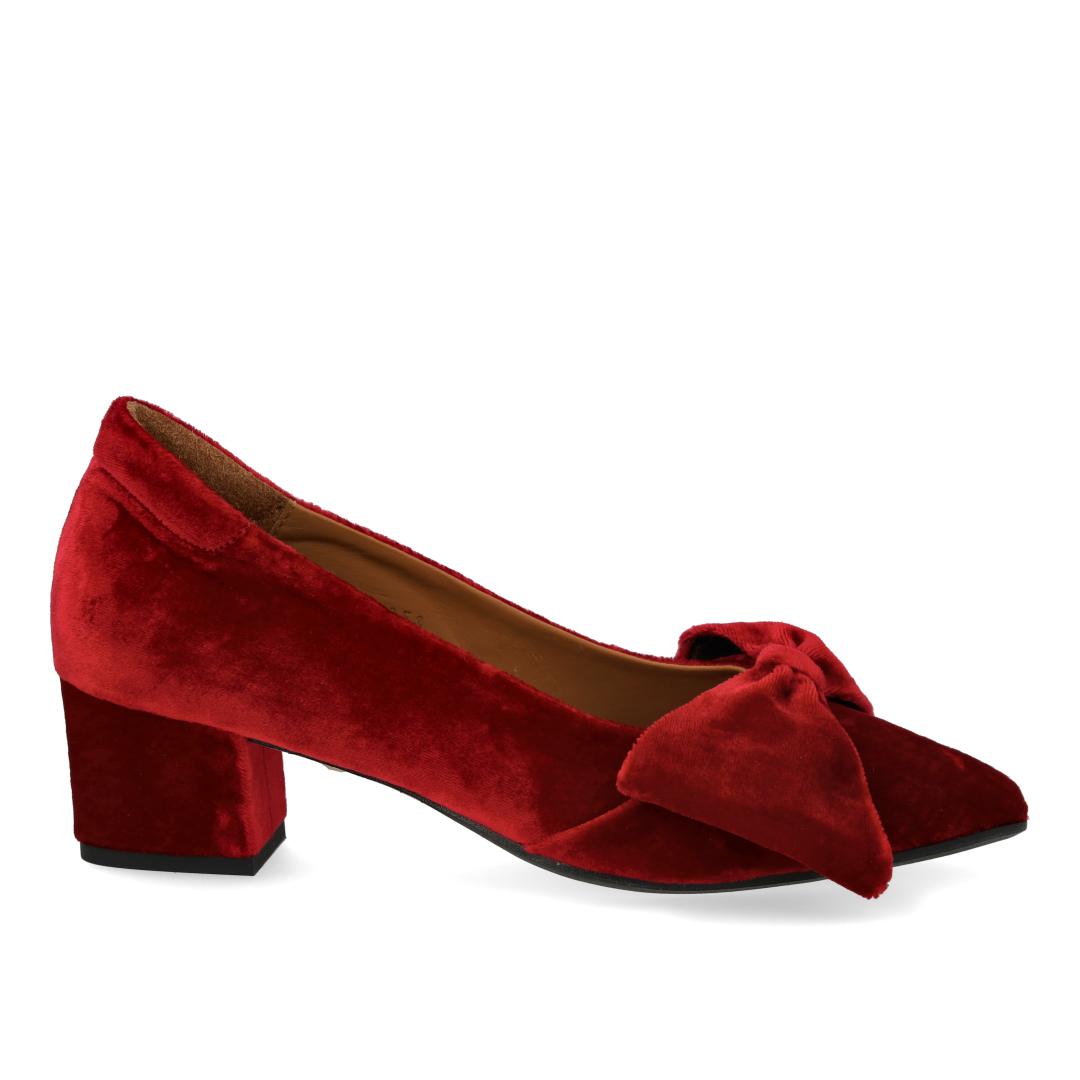 Bow pump in soft velour