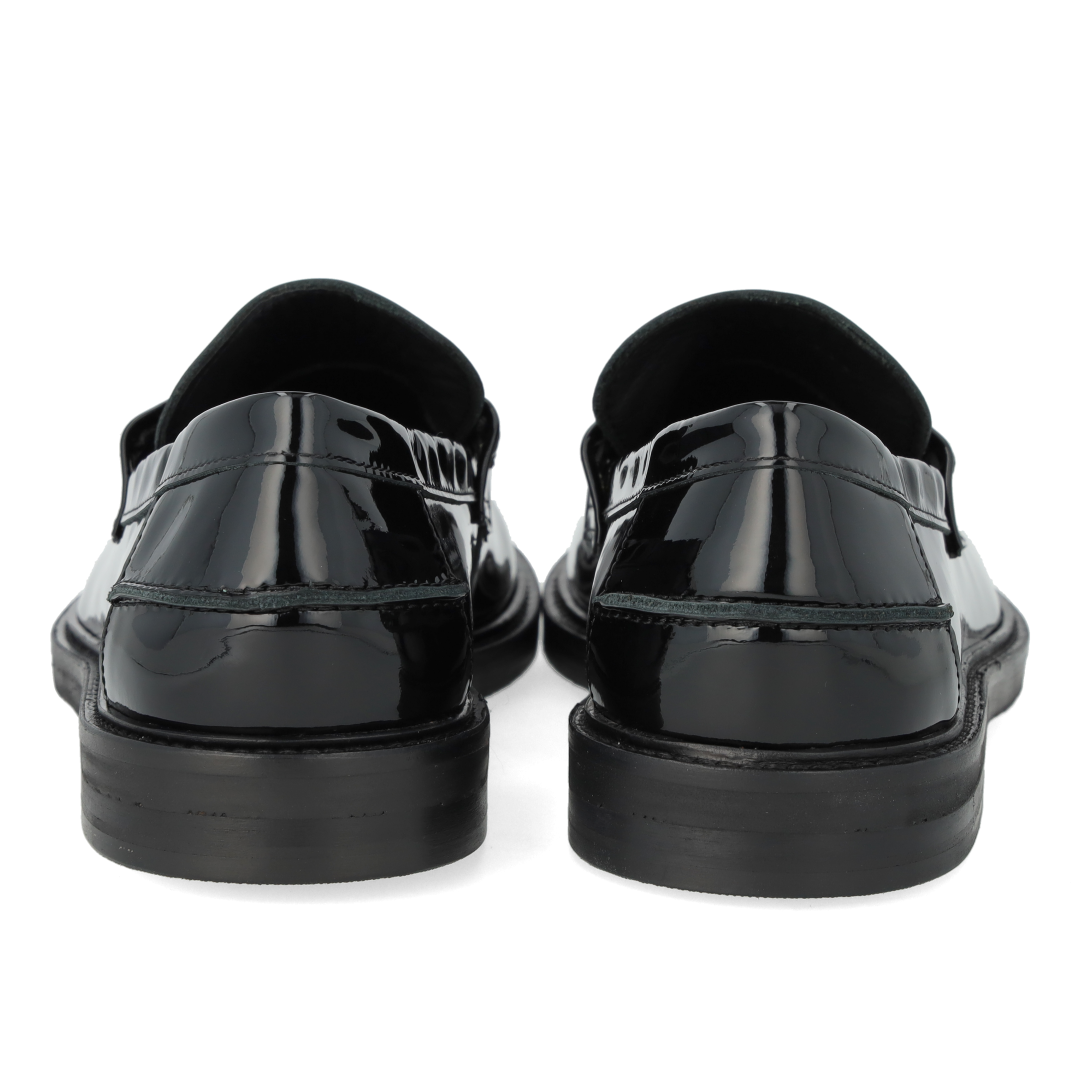 Classic penny loafer with wide fit