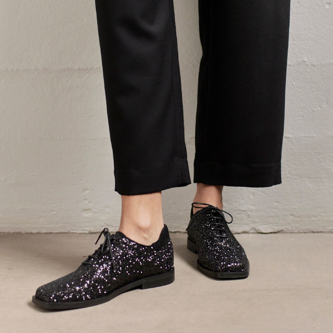 Lace-up shoes