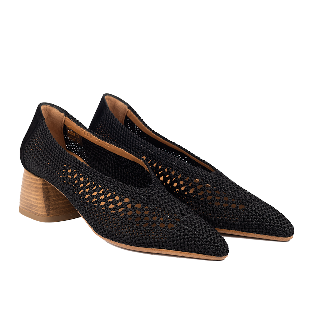 Woven pump