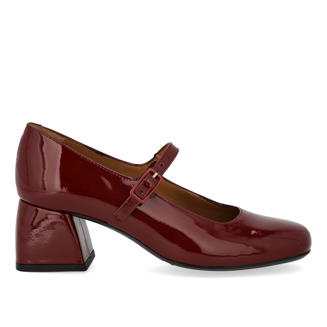 Mary-Jane with sculptural heel