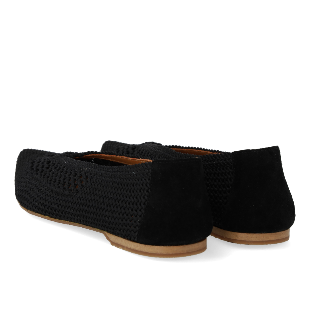Woven ballerina with pointed toe