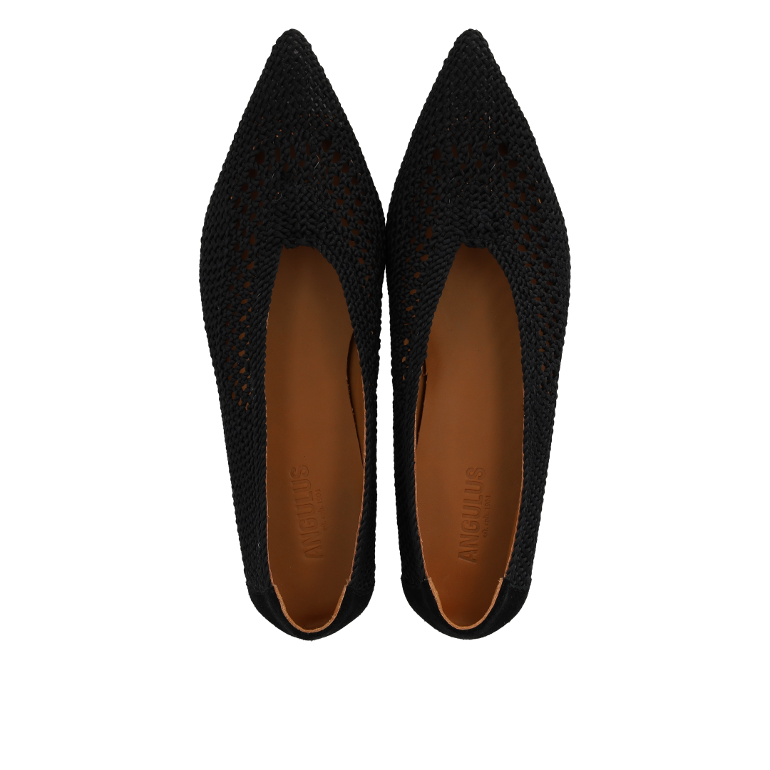 Woven ballerina with pointed toe