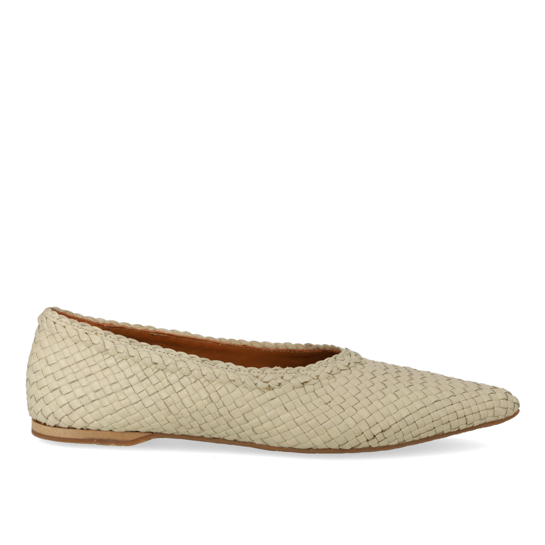handwoven ballerina with pointed toe