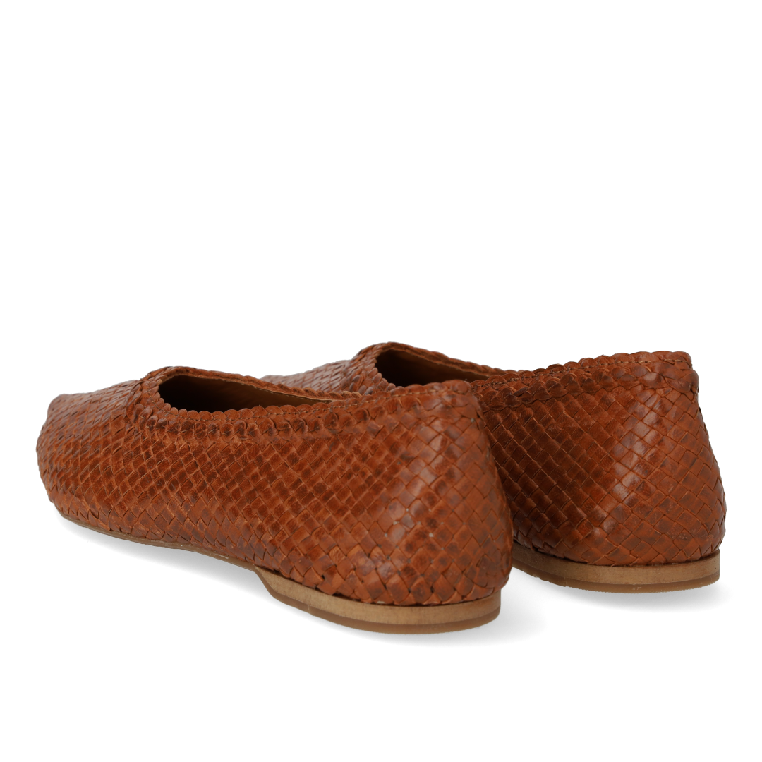 Hand-braided ballerina with pointed toe