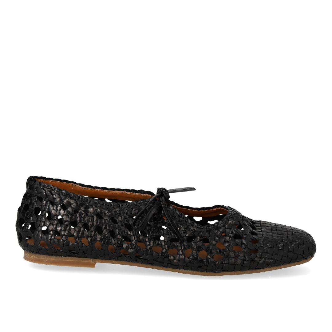 Soft hand-braided ballerina with bow detail
