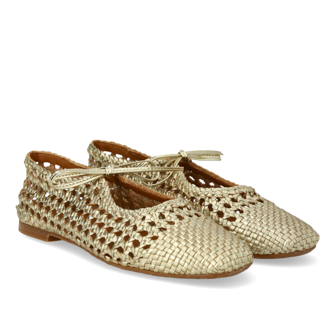 Soft hand-braided ballerina with bow detail