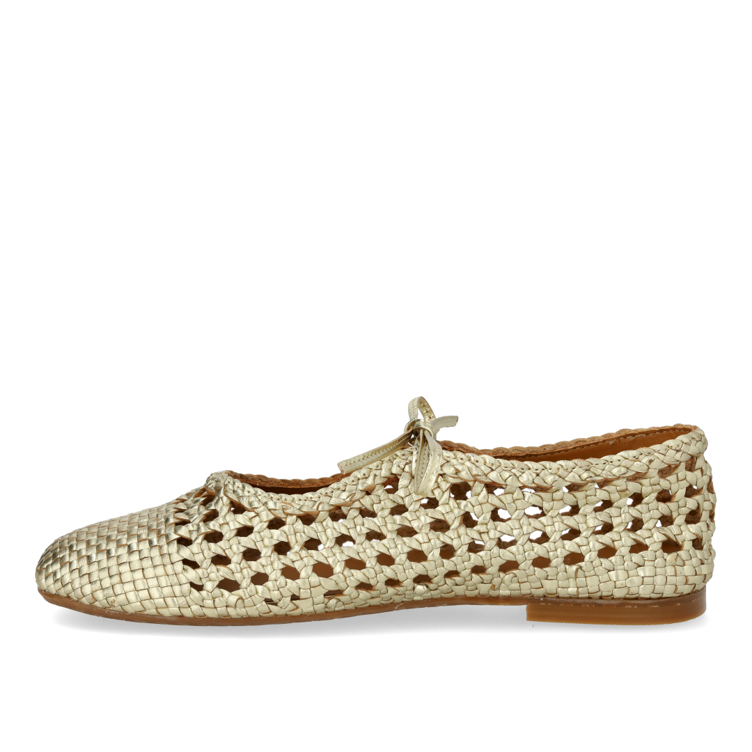 Soft hand-braided ballerina with bow detail