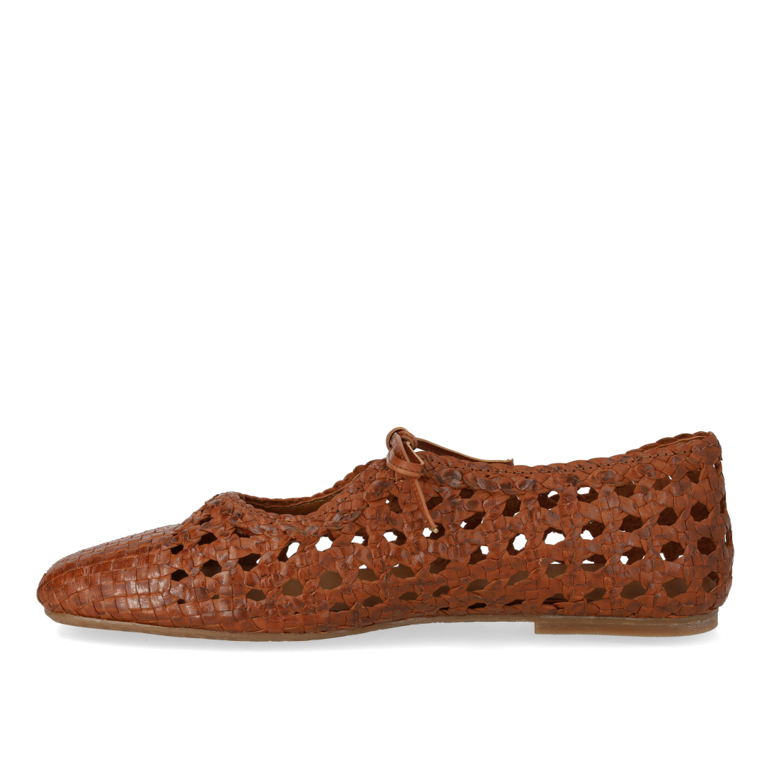 Soft hand-braided ballerina with bow detail