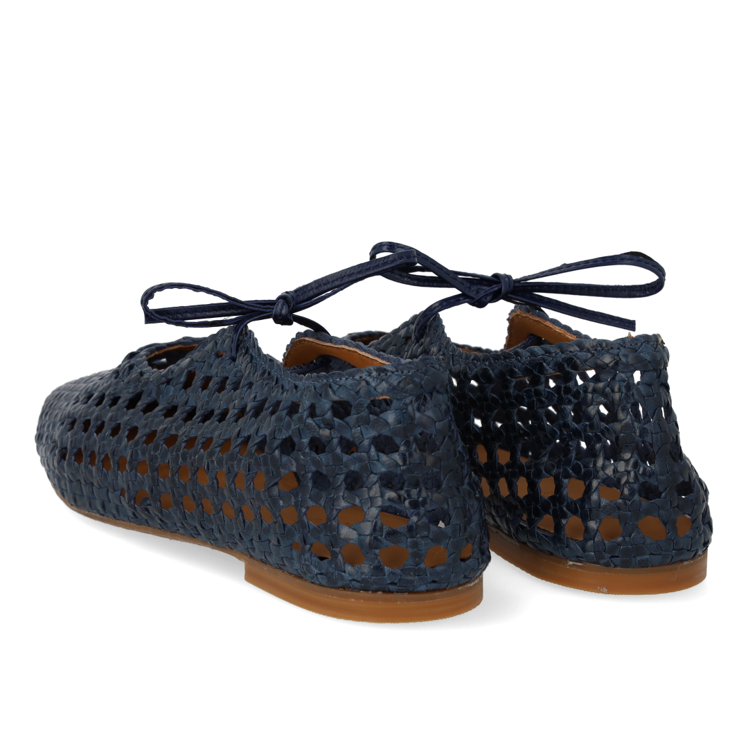 Soft hand-braided ballerina with bow detail
