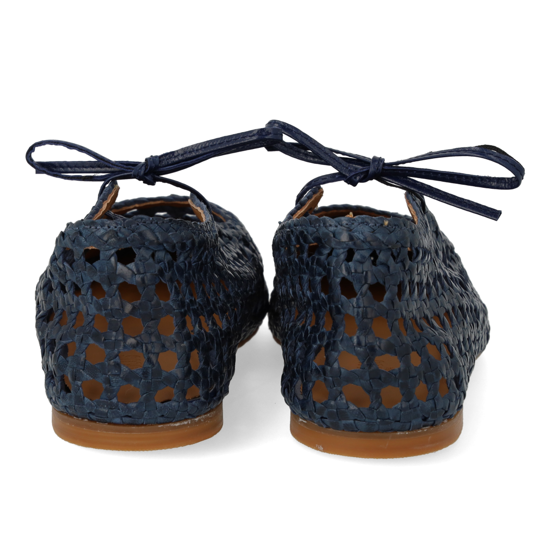 Soft hand-braided ballerina with bow detail