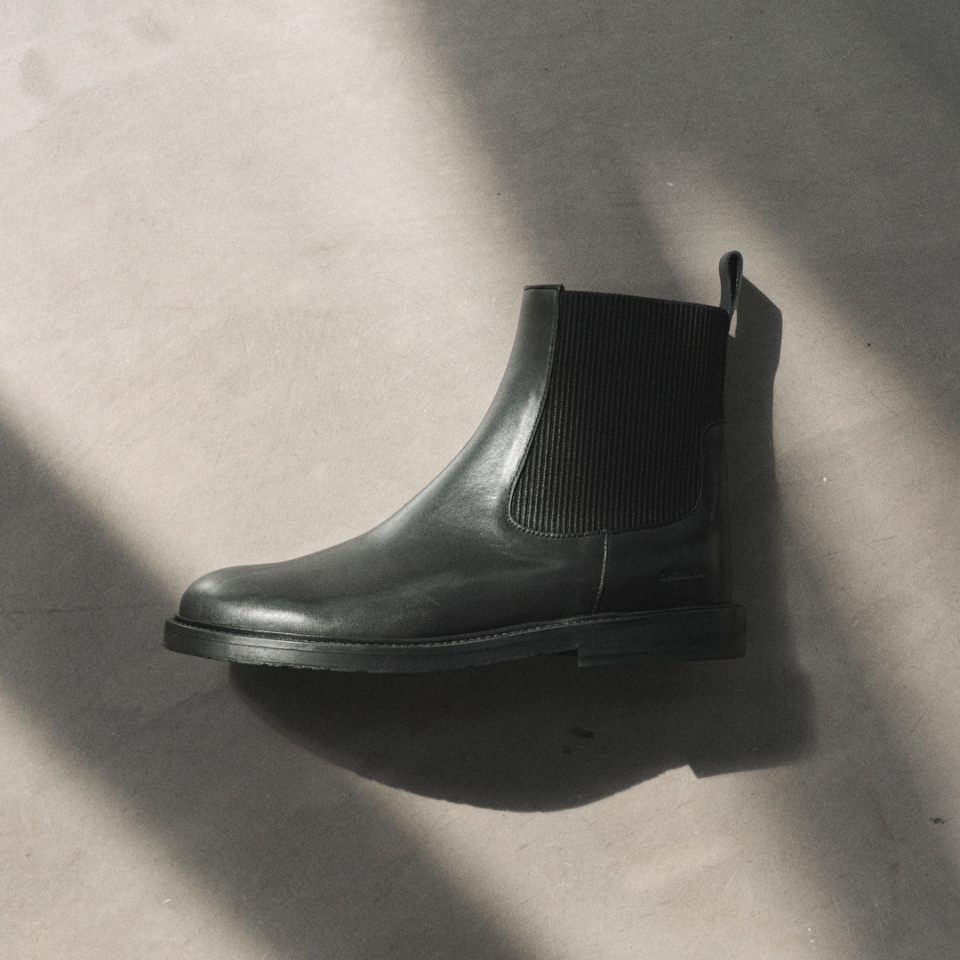 Chelsea boot with wide fit