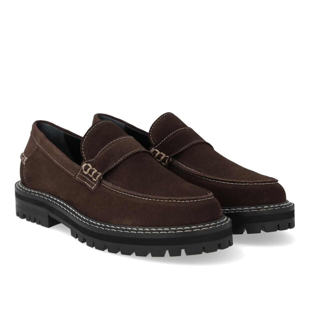 Penny loafer with contrast stitching