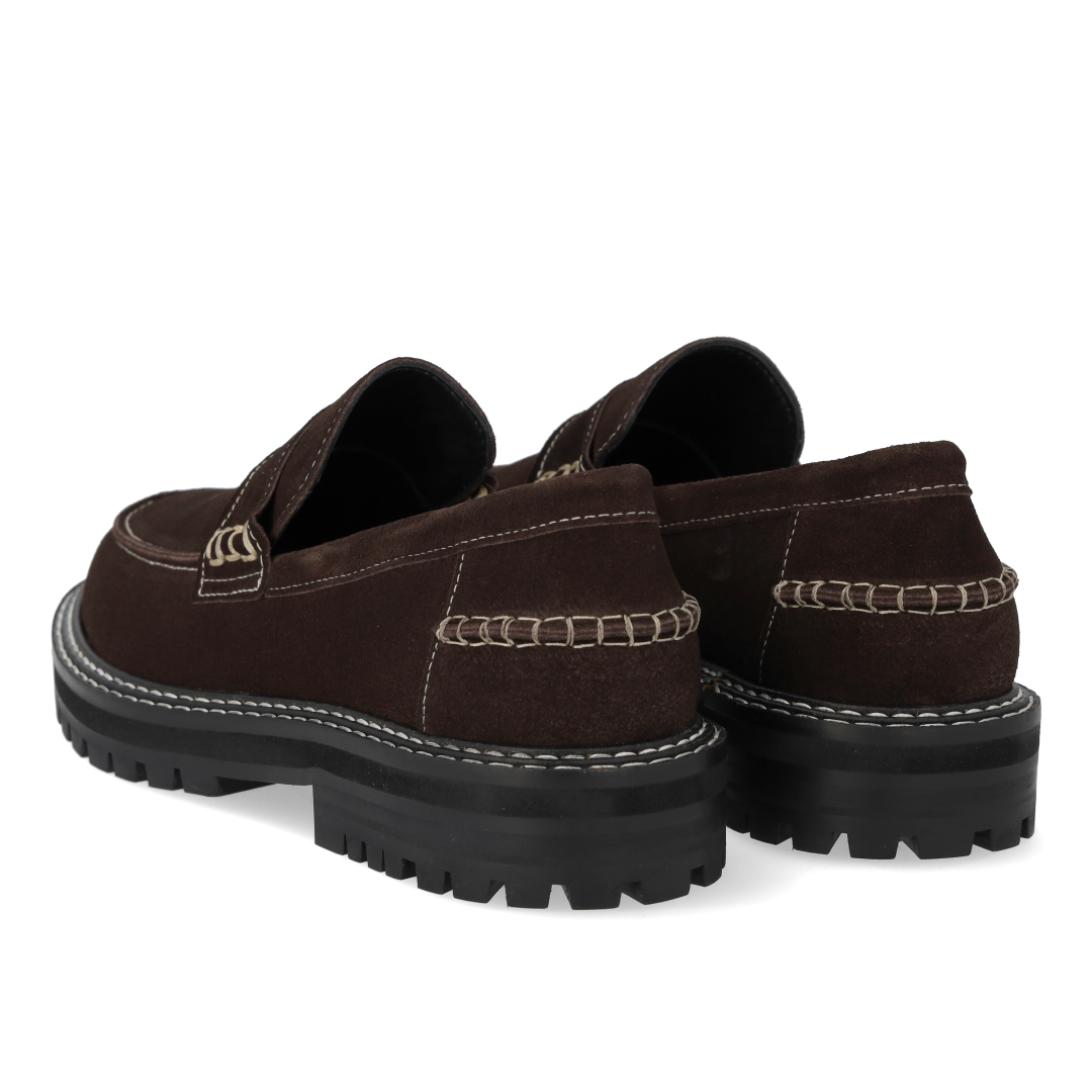 Penny loafer with contrast stitching