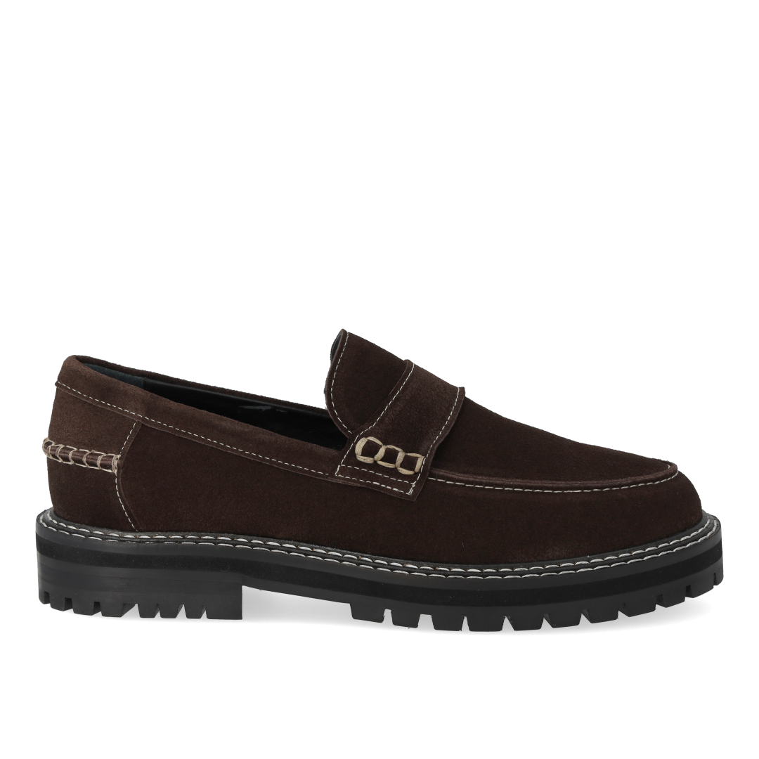 Penny loafer with contrast stitching
