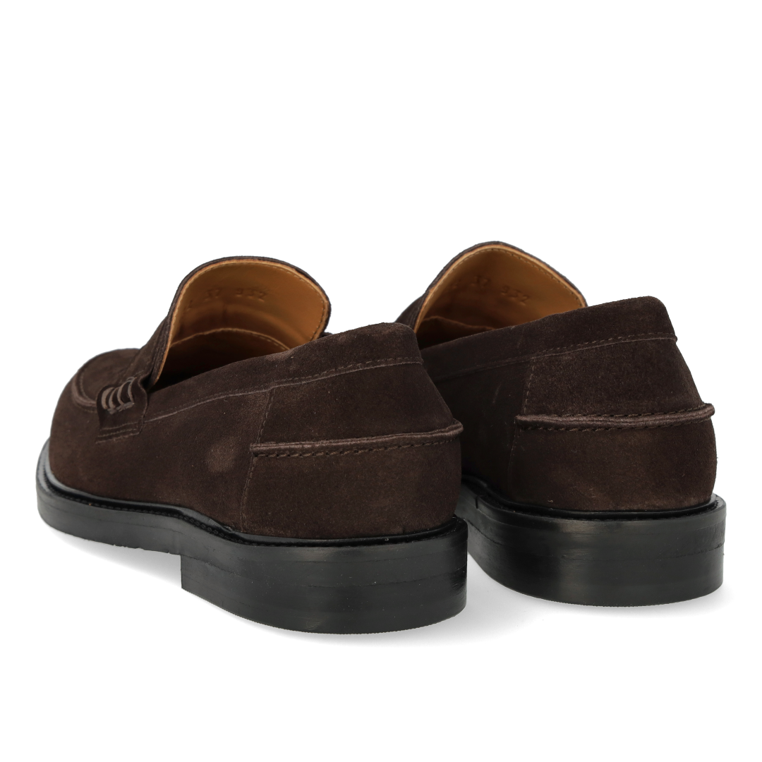 Penny loafer with hand-braided detail