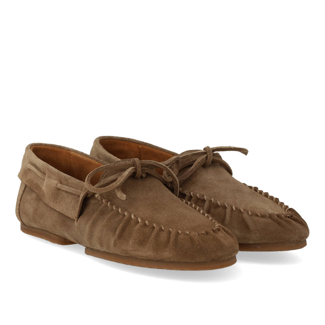 ultra-soft moccasin with laces