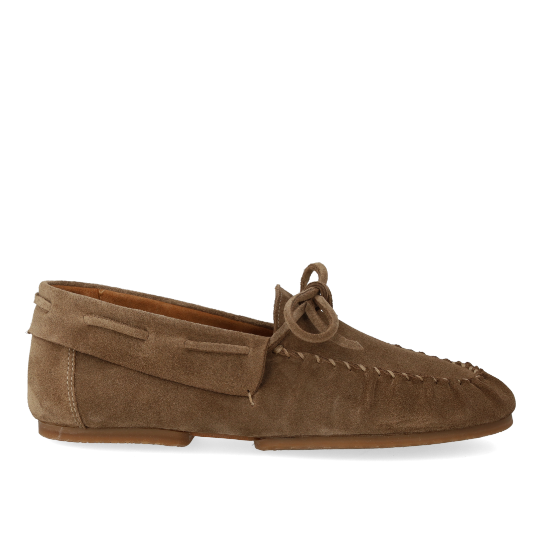ultra-soft moccasin with laces