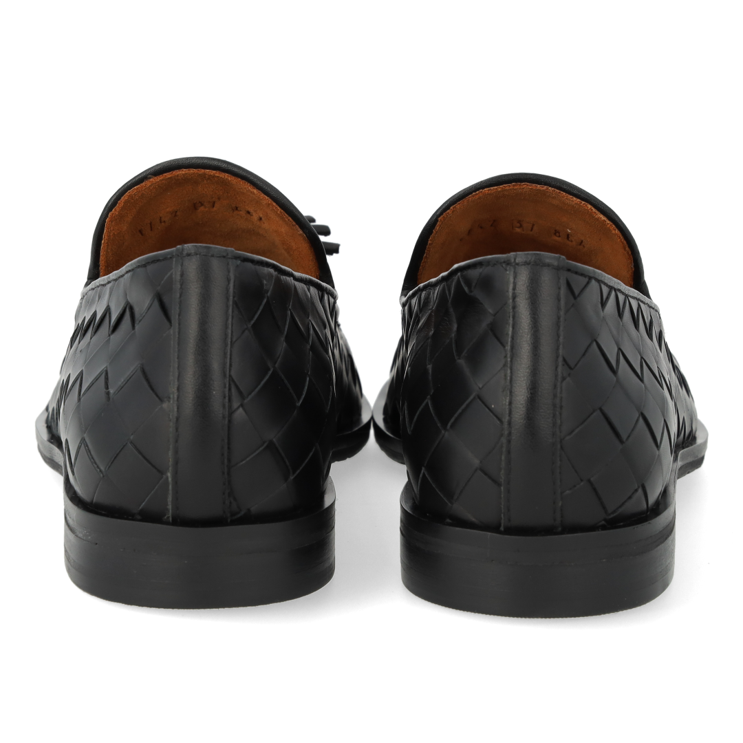 Braided loafer with tassel details