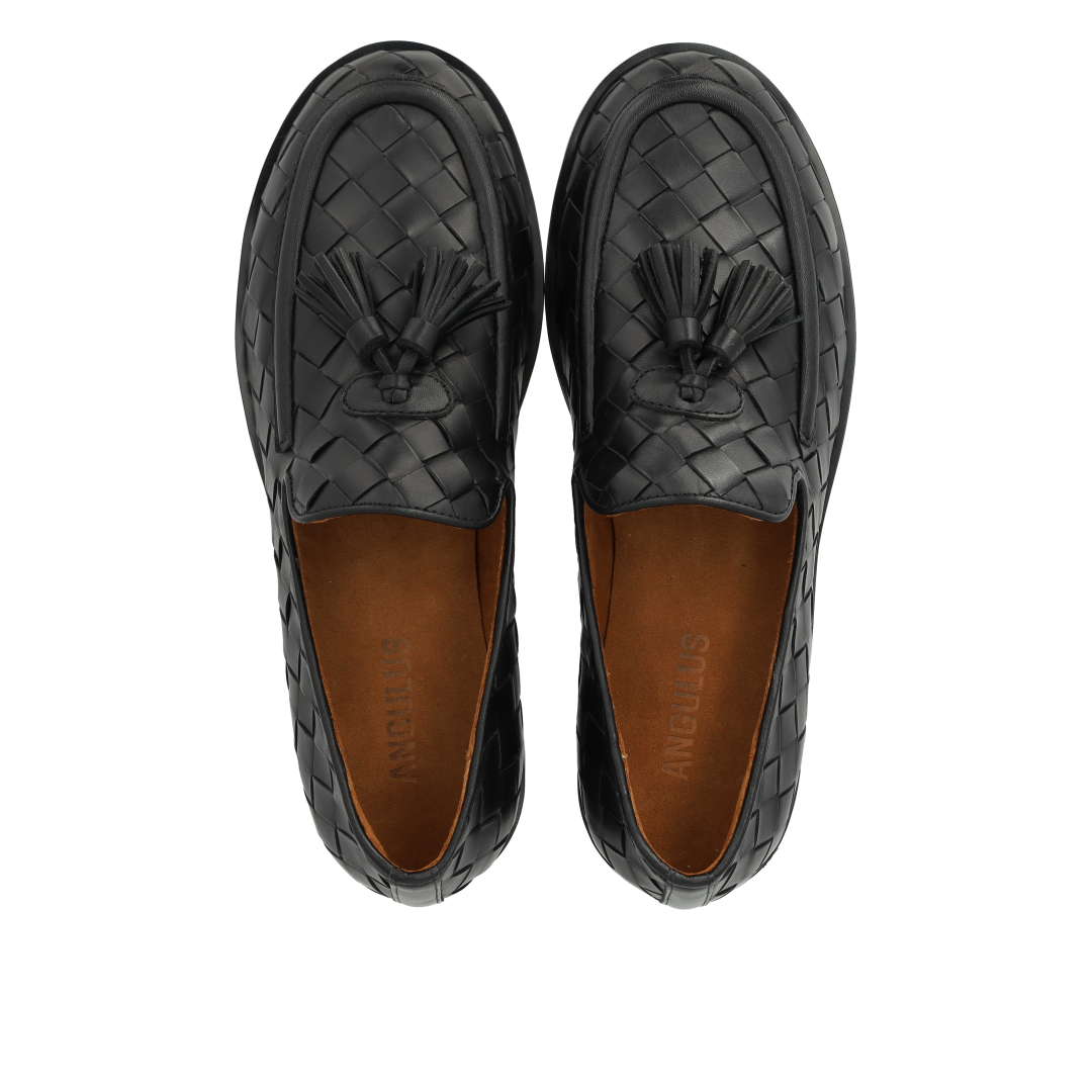 Braided loafer with tassel details