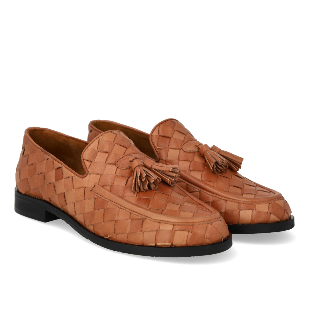 Braided loafer with tassel details