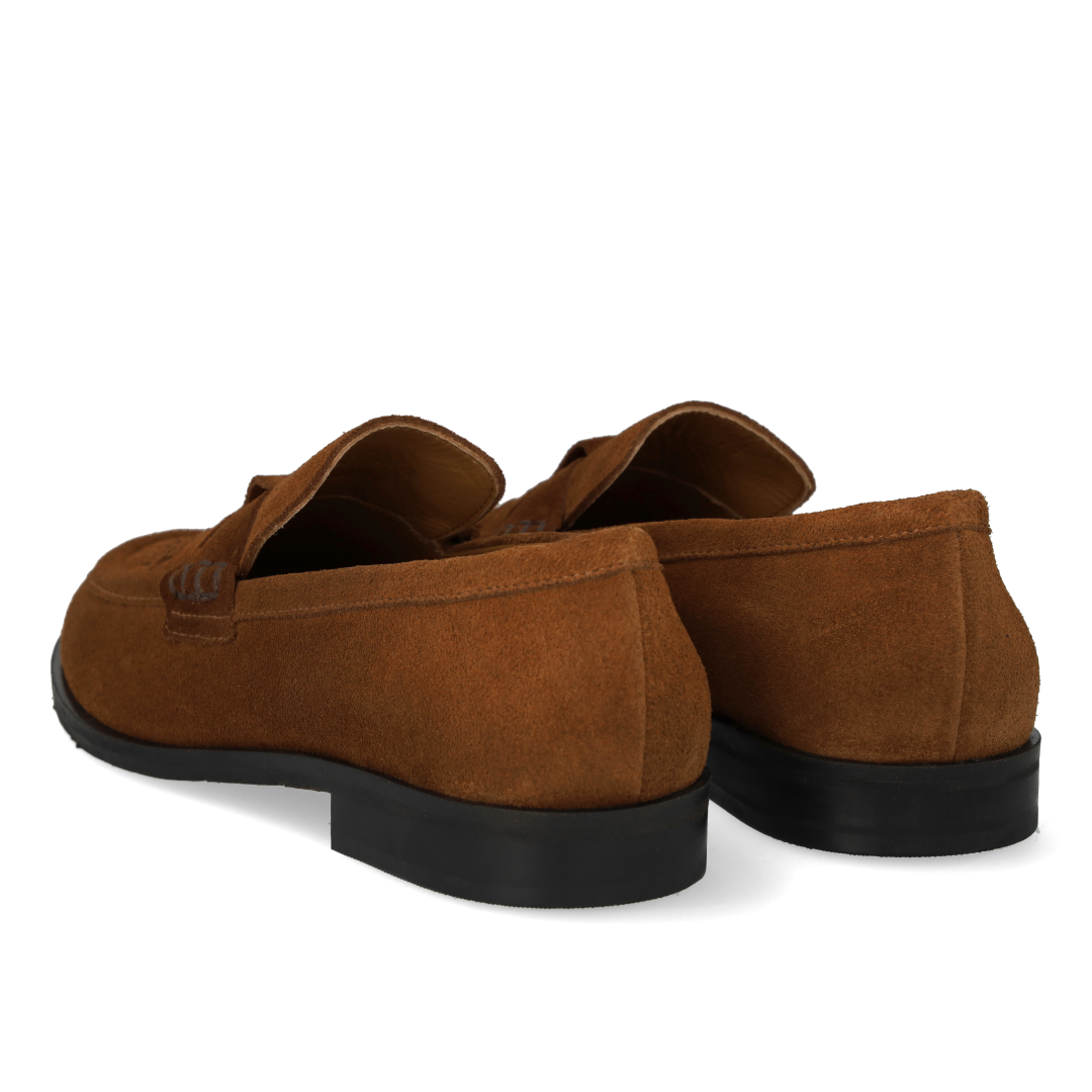 Loafer with braided detail