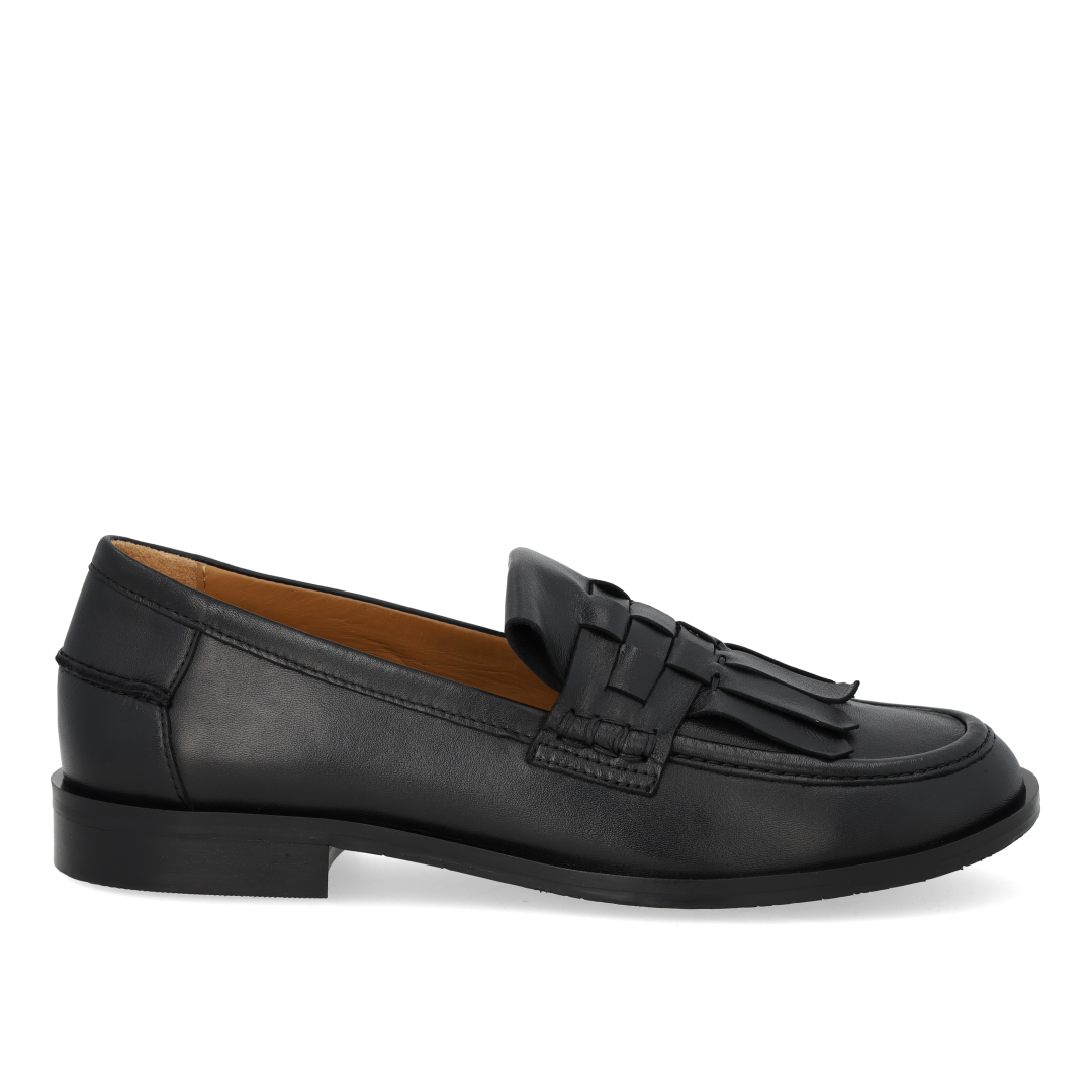 Loafer with braided detail