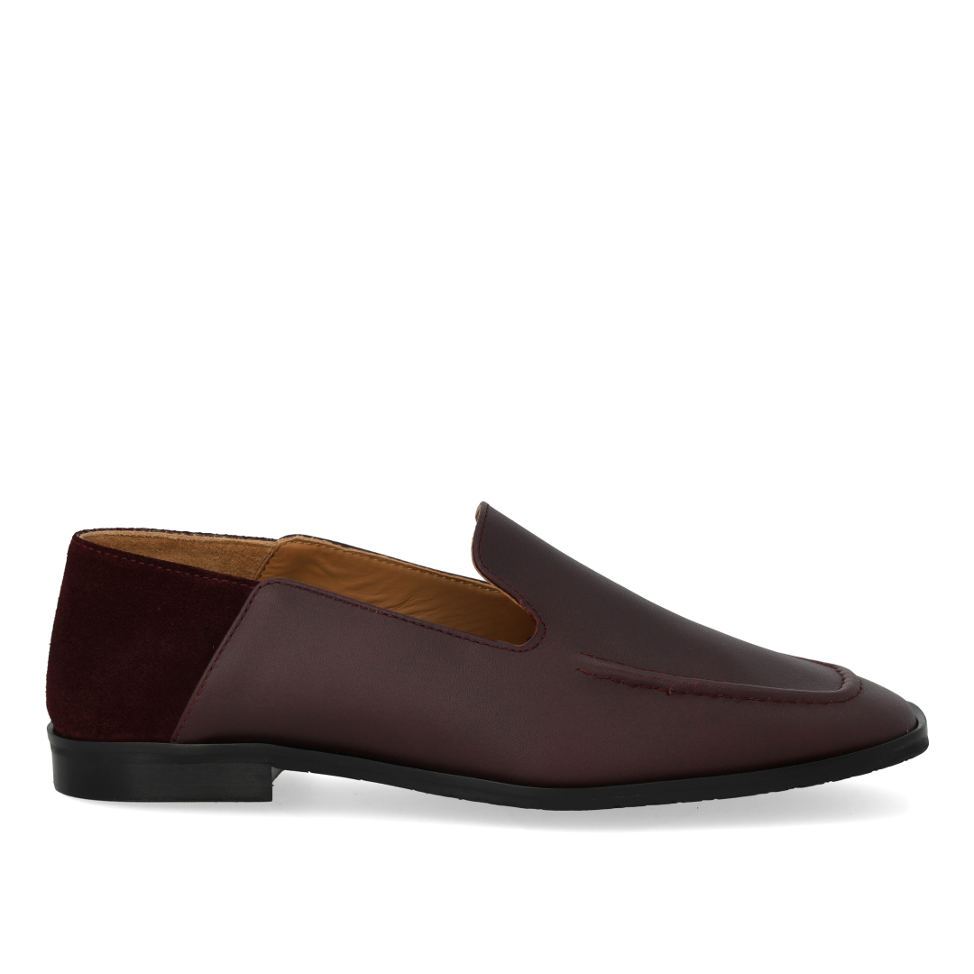 Loafer with suede detail