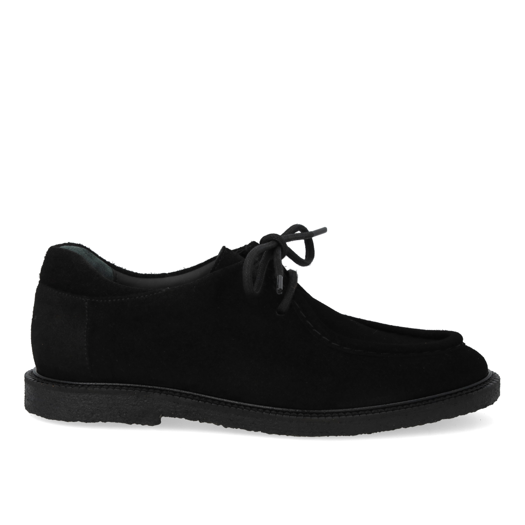 Lace-up shoes