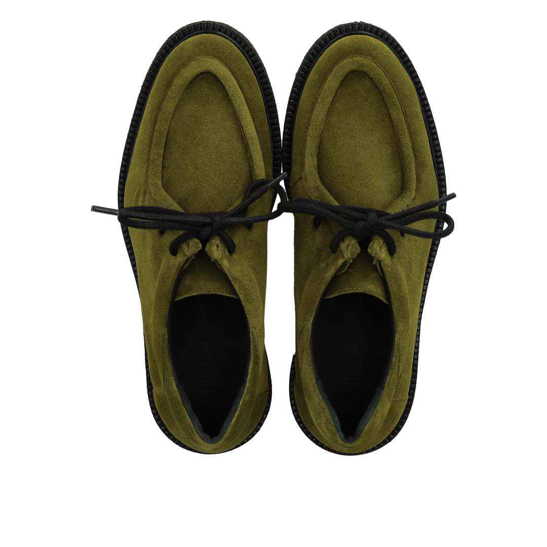 Lace-up shoes