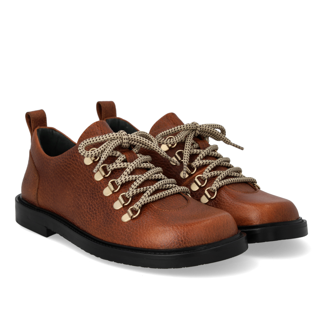 Lace-up shoes