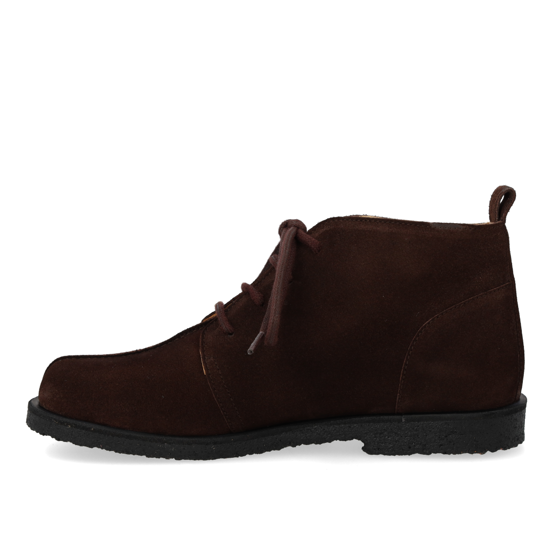 Lace-up shoes