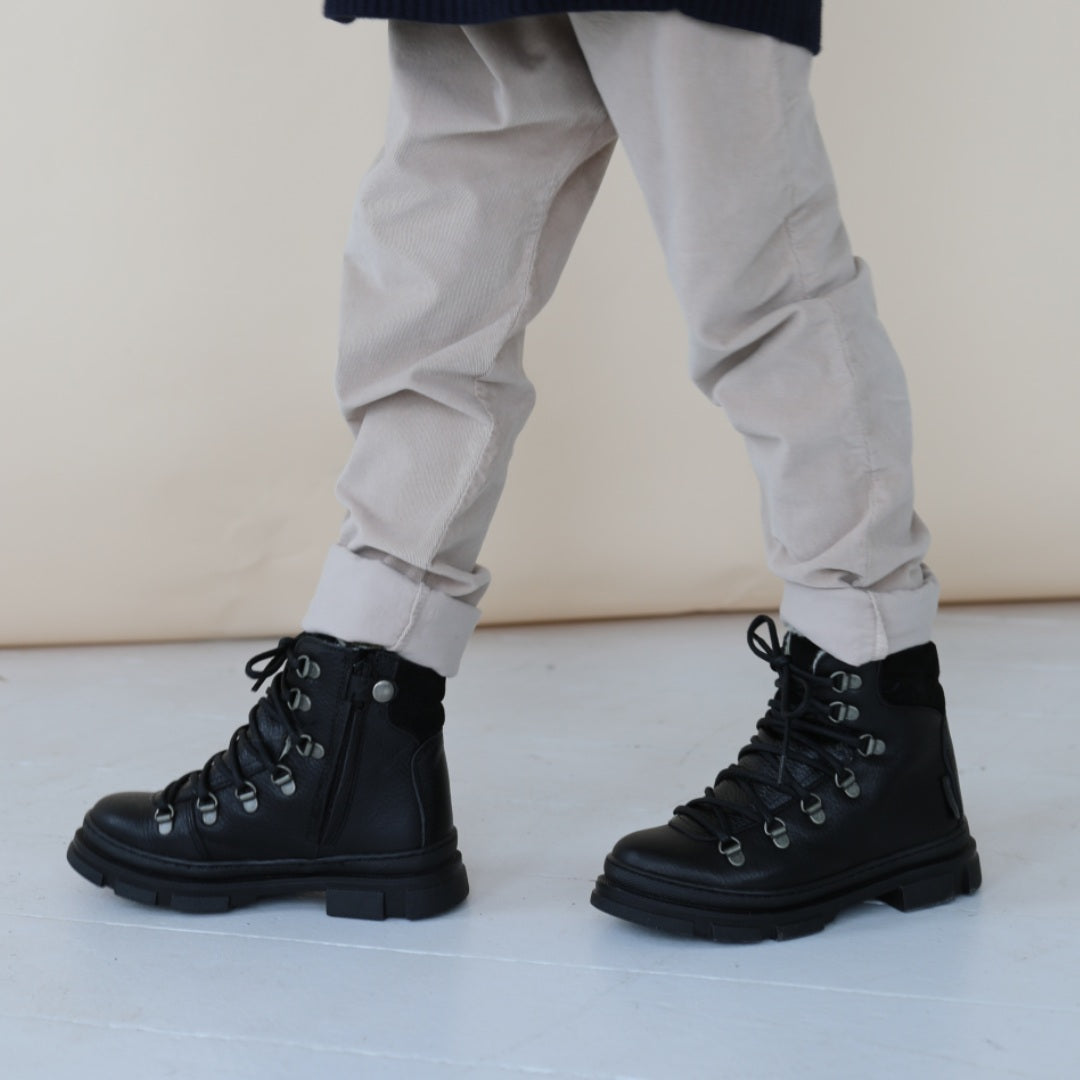 TEX lace-up boot with zipper