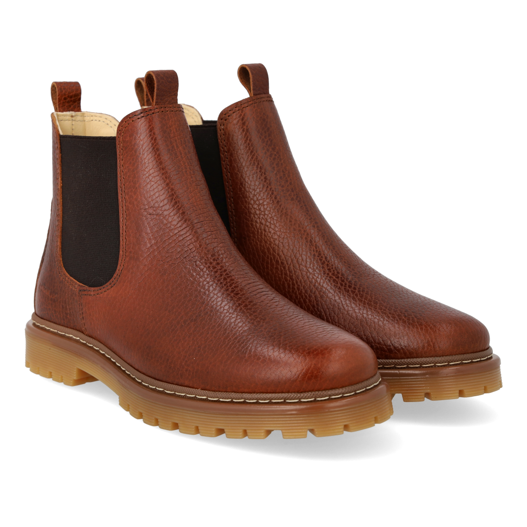 Chelsea boot with track sole