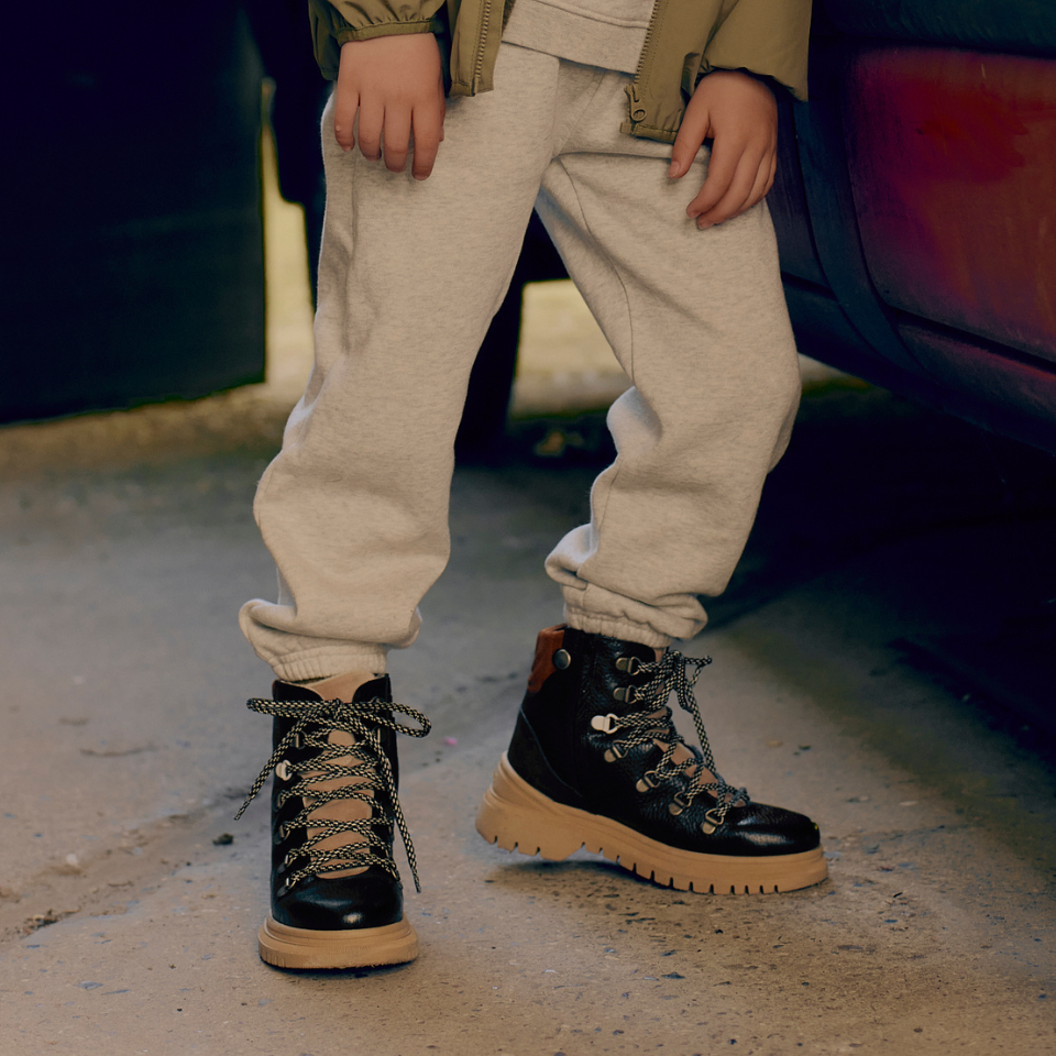 Colourblock TEX lace-up boot with contrast eyelet