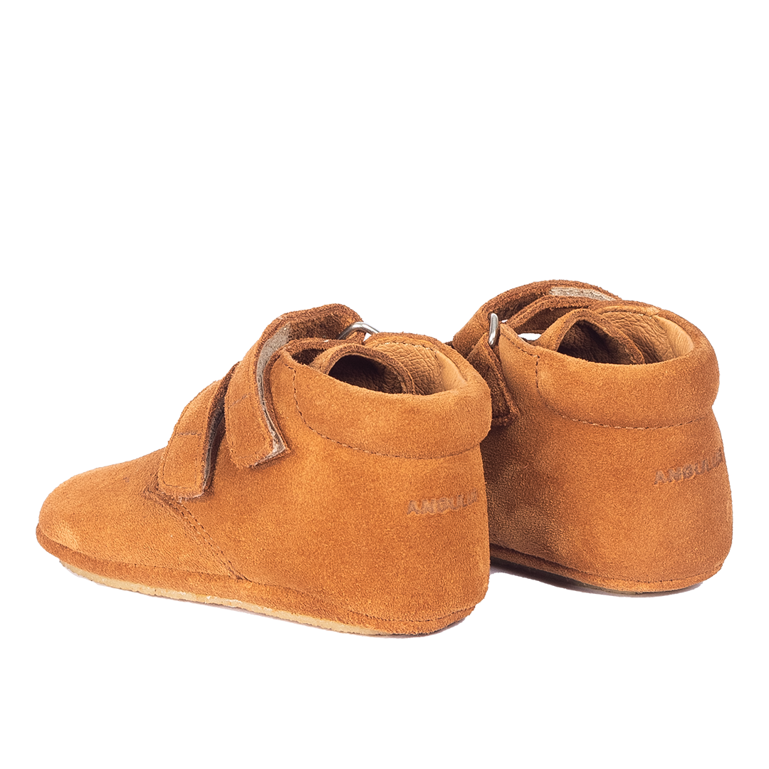 Soft and flexible leather prewalker shoes