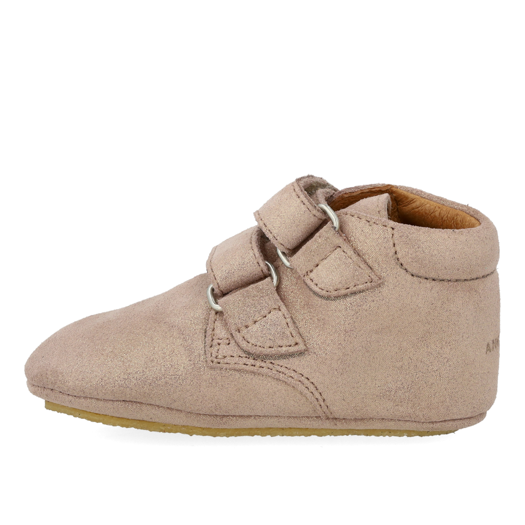 Soft and flexible prewalker leather shoes