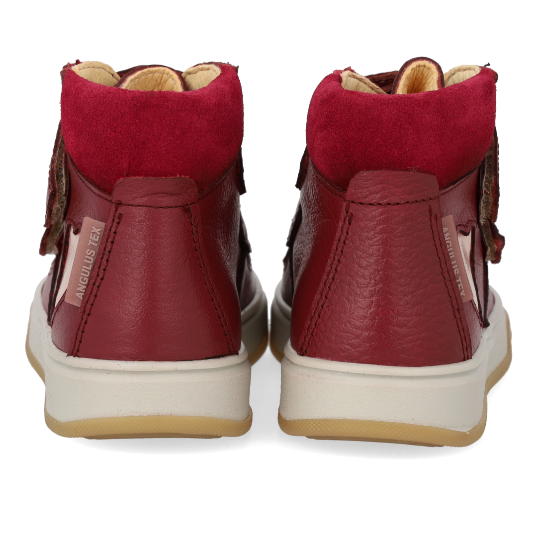 High-top TEX-sneaker with a patent-leather heart