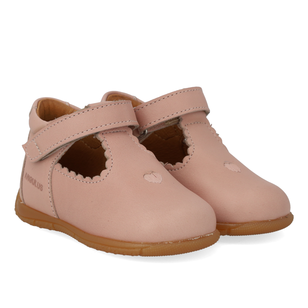 Tulle shoes with heart