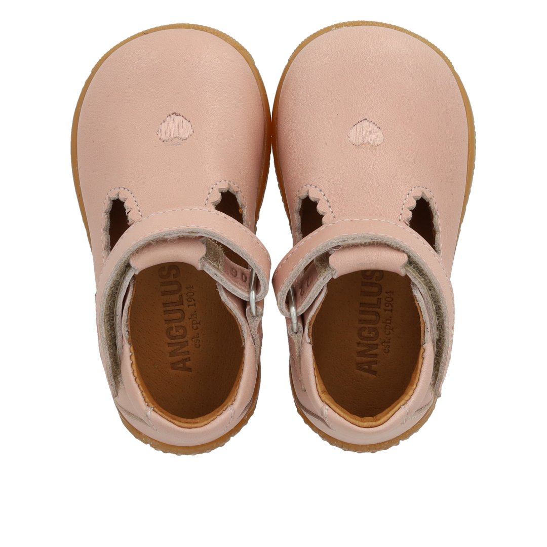 Tulle shoes with heart