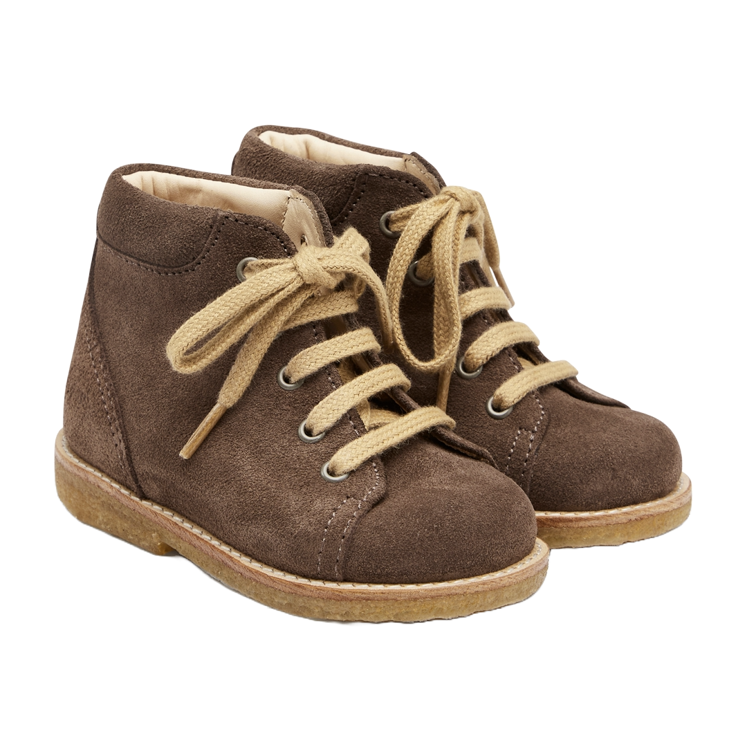 Classic lace-up shoes
