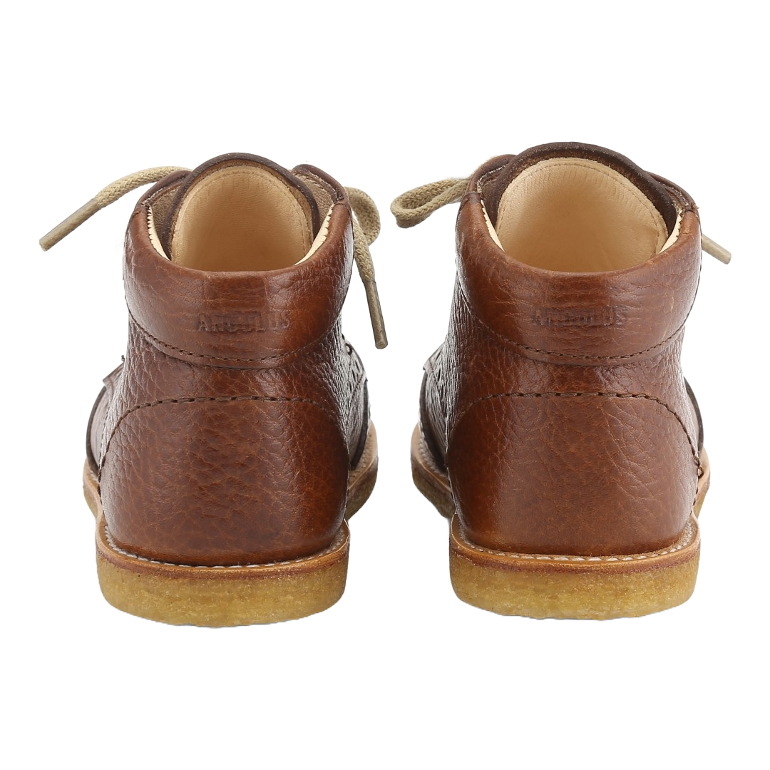 Classic lace-up shoes with brogue details