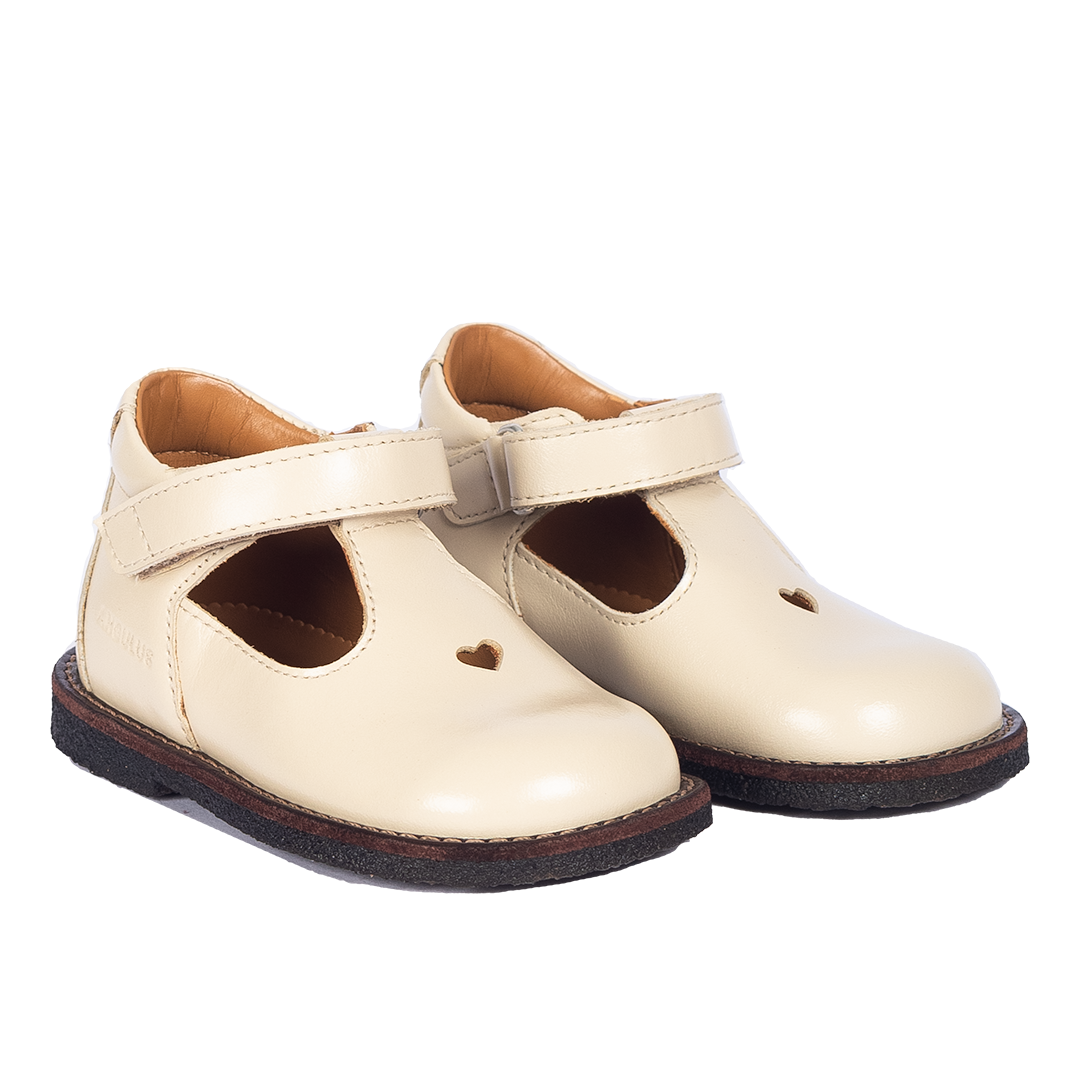 ANGULUS 3267-104 Classic Mary Janes with die-cut heart motif